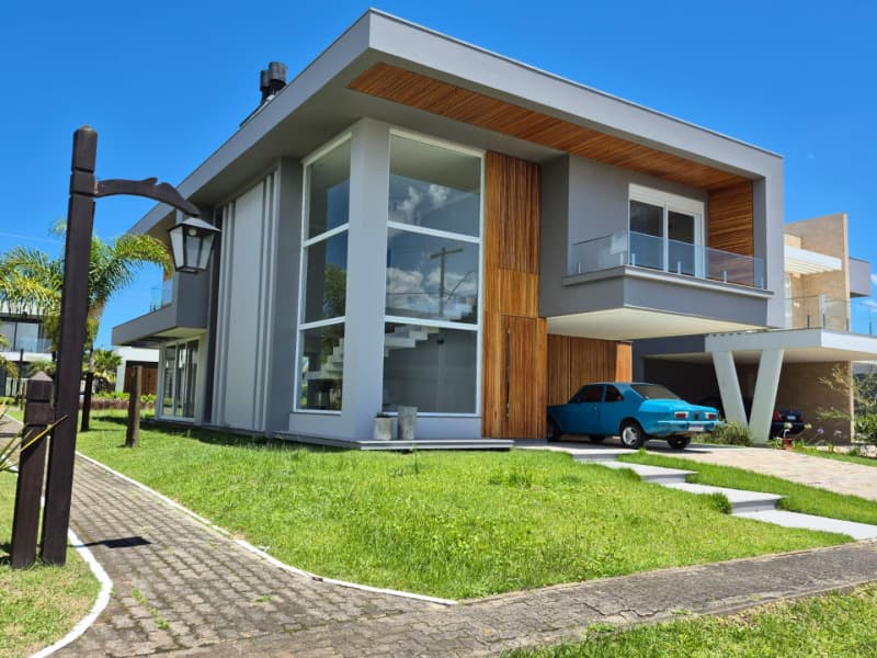 Casa em leilão em Capão Da Canoa - RS — LOTE 001 CASA (DESOCUPADA E NÃO AVERBADA) NO CONDOMÍNIO CAPÃO DA CANOA ILHAS RESORT 1