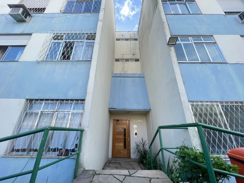 Foto 3 de 7: Apartamento em leilão em Porto Alegre - RS — LOTE 001 APARTAMENTO DE 02 DORMITÓRIOS COM VAGA ROTATIVA (DESOCUPADO) NO BAIRRO VILA NOVA