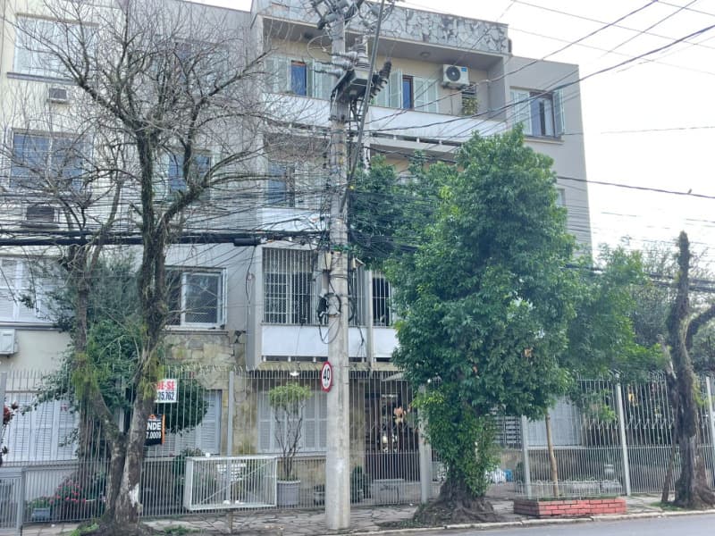 Foto 1 de 7: Apartamento em leilão em Porto Alegre - RS — LOTE 001 APARTAMENTO NO BAIRRO NAVEGANTES