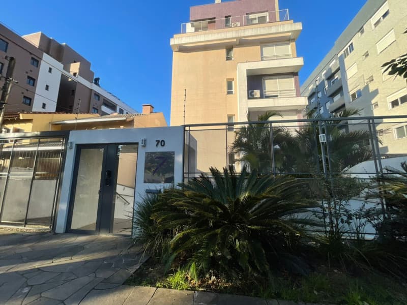 Foto 1 de 11: Apartamento em leilão em Porto Alegre - RS — LOTE 001 APARTAMENTO (DESOCUPADO) NO BAIRRO TRISTEZA
