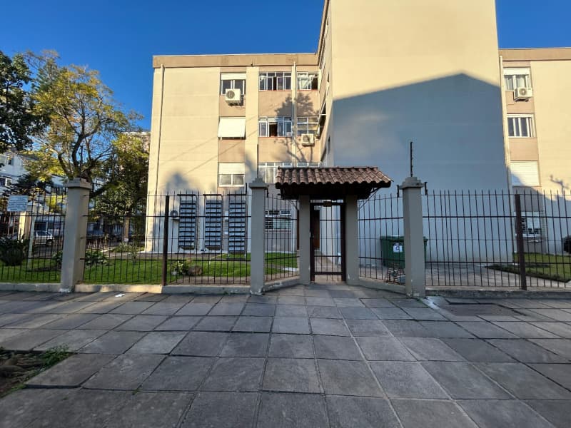 Foto 1 de 6: Apartamento em leilão em Porto Alegre - RS — LOTE 001 APARTAMENTO NO BAIRRO VILA IPIRANGA