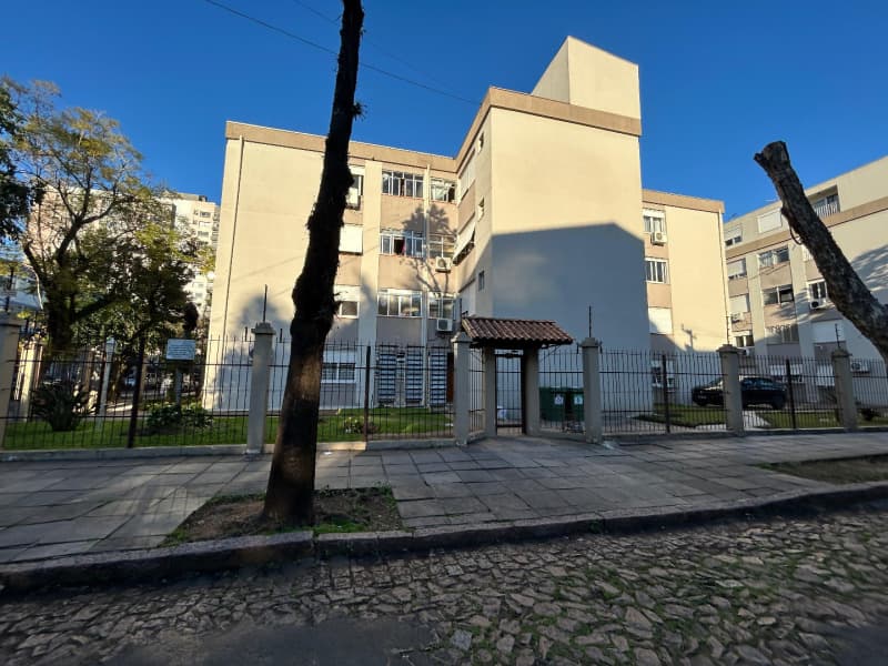Foto 6 de 6: Apartamento em leilão em Porto Alegre - RS — LOTE 001 APARTAMENTO NO BAIRRO VILA IPIRANGA