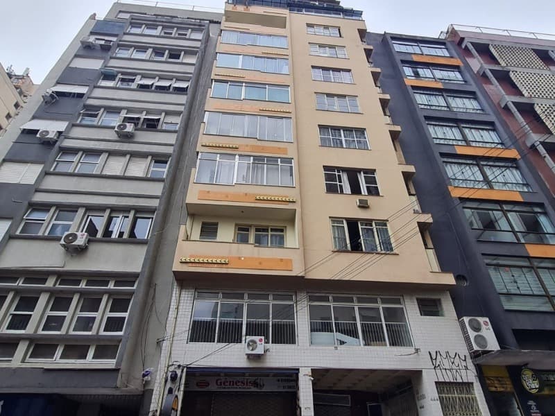 Foto 1 de 6: Apartamento em leilão em Porto Alegre - RS — LOTE 001 APARTAMENTO NO BAIIRO CENTRO