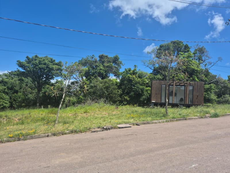 Foto 1 de 8: Terreno em leilão em Porto Alegre - RS, bairro Campo Novo — LOTE 001 TERRENO NO BAIRRO CAMPO NOVO