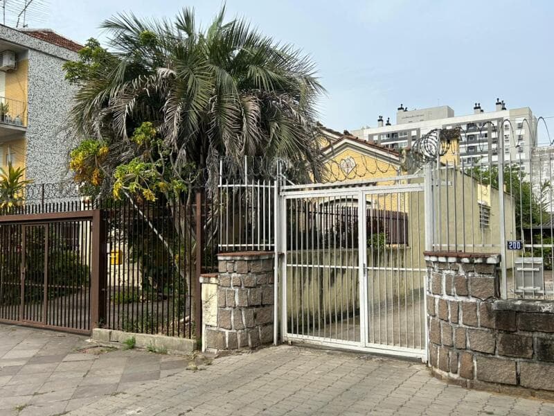 Foto 5 de 10: Casa em leilão em Porto Alegre - RS, bairro São João — LOTE 001 CASA NO BAIRRO SÃO JOÃO