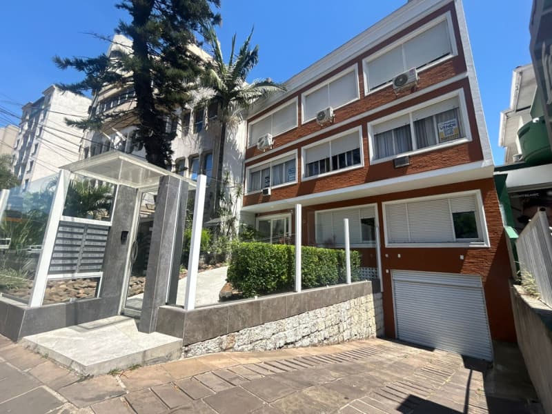 Foto 2 de 7: Apartamento em leilão em Porto Alegre - RS, bairro Moinhos de Vento — LOTE 001 APARTAMENTO DUPLEX (DESOCUPADO) COM VAGA DE ESTACIONAMENTO NO BAIRRO MOINHOS DE VENTO