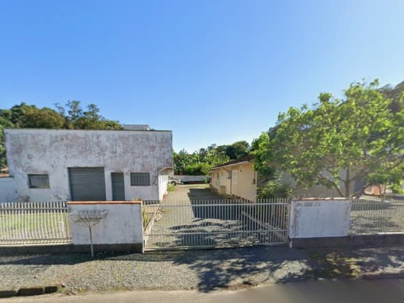 Foto 1 de 2: Terreno em leilão em Joinville - SC, bairro Glória — LOTE 001 TERRENO COM CASAS NO BAIRRO GLÓRIA EM JOINVILLE/SC