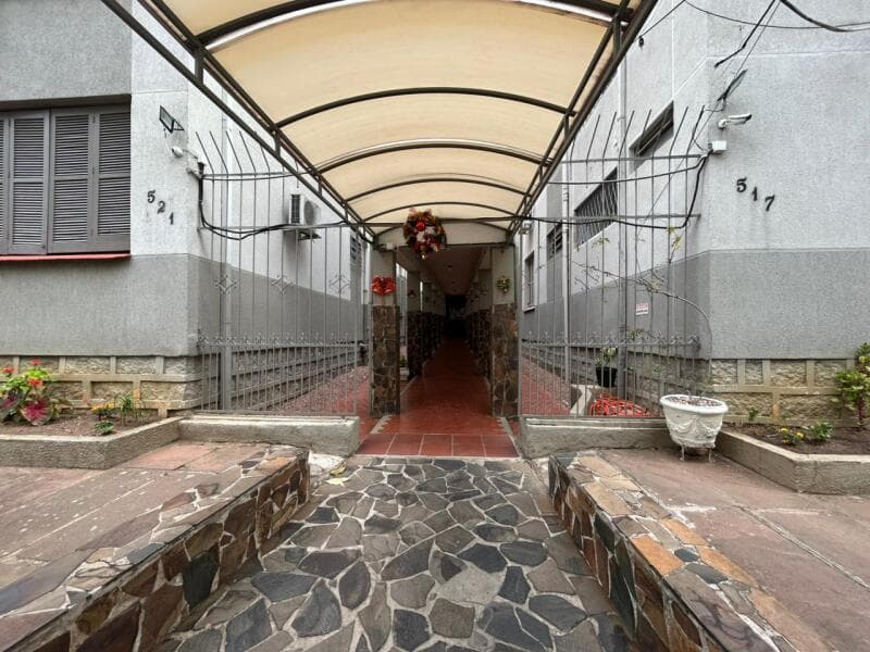 Foto 3 de 8: Apartamento em leilão em Porto Alegre - RS, bairro Azenha — LOTE 001 APARTAMENTO (DESOCUPADO) NO BAIRRO AZENHA