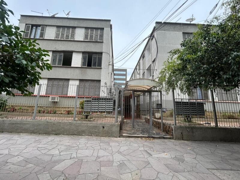 Foto 4 de 8: Apartamento em leilão em Porto Alegre - RS, bairro Azenha — LOTE 001 APARTAMENTO (DESOCUPADO) NO BAIRRO AZENHA