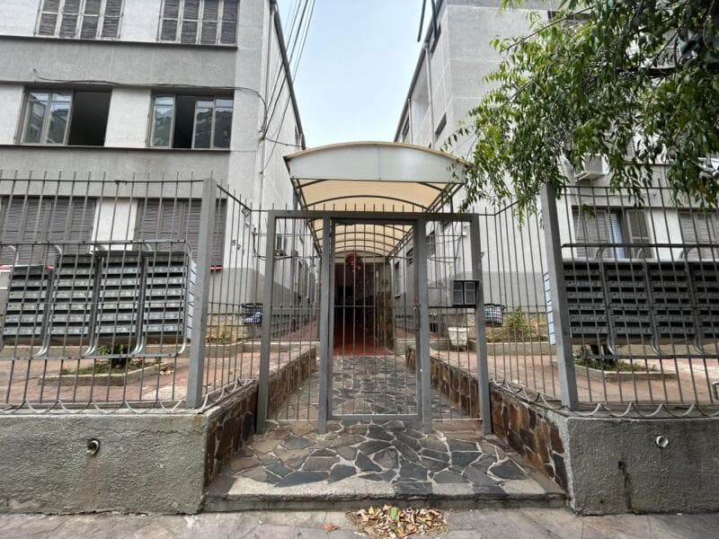 Foto 6 de 8: Apartamento em leilão em Porto Alegre - RS, bairro Azenha — LOTE 001 APARTAMENTO (DESOCUPADO) NO BAIRRO AZENHA