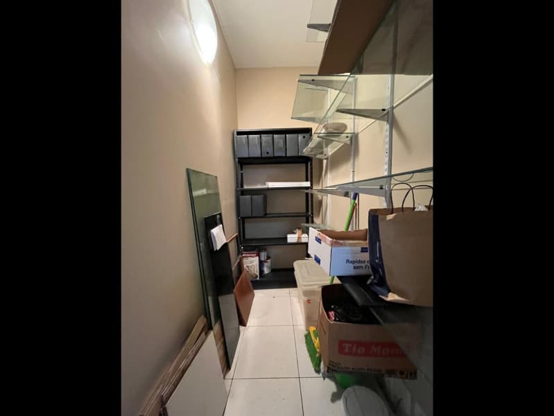 Foto 7 de 10: Comercial em leilão em Porto Alegre - RS, bairro Floresta — LOTE 001 SALA NA RUA DOUTOR TIMÓTEO NO BAIRRO FLORESTA
