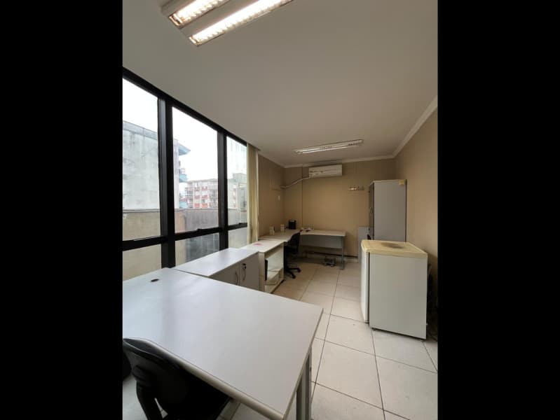 Foto 9 de 10: Comercial em leilão em Porto Alegre - RS, bairro Floresta — LOTE 001 SALA NA RUA DOUTOR TIMÓTEO NO BAIRRO FLORESTA