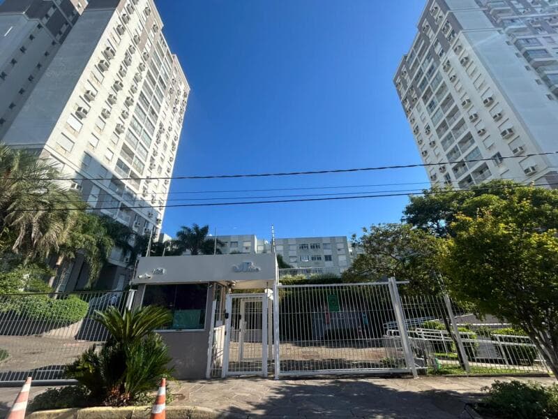 Foto 2 de 3: Vaga de Garagem em leilão em Porto Alegre - RS, bairro Cristo Redentor — LOTE 001 BOX NO BAIRRO CRISTO REDENTOR