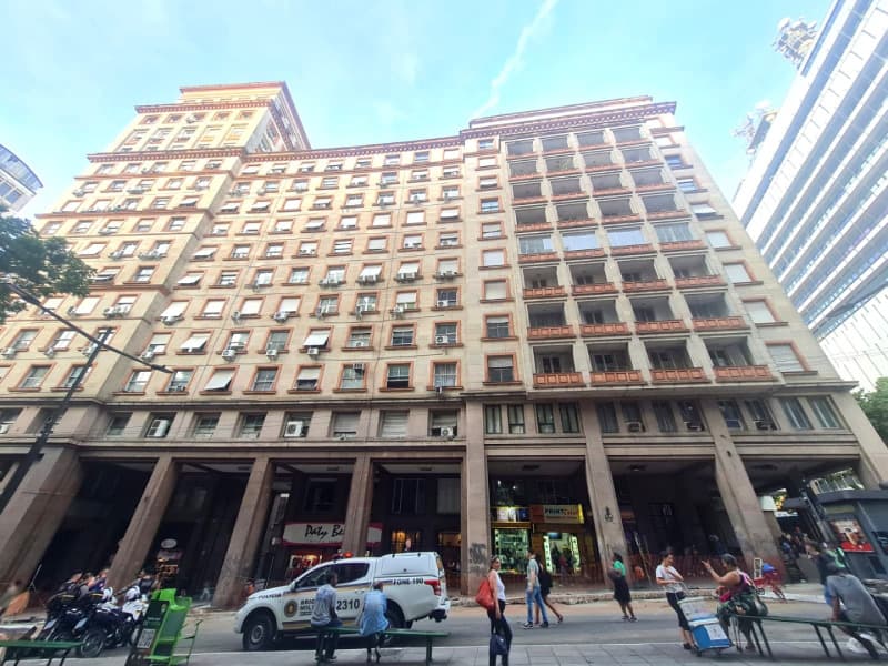 Foto 3 de 4: Comercial em leilão em Porto Alegre - RS, bairro Centro — LOTE 001 CONJUNTO NO BAIRRO CENTRO