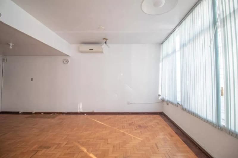 Foto 6 de 10: Apartamento em leilão em Porto Alegre - RS, bairro Centro — LOTE 001 APARTAMENTO DE 02 DORMITÓRIOS (DESOCUPADO) NO BAIRRO CENTRO - EXTRAJUDICIAL