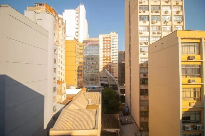 Foto 8 de 10: Apartamento em leilão em Porto Alegre - RS, bairro Centro — LOTE 001 APARTAMENTO DE 02 DORMITÓRIOS (DESOCUPADO) NO BAIRRO CENTRO - EXTRAJUDICIAL