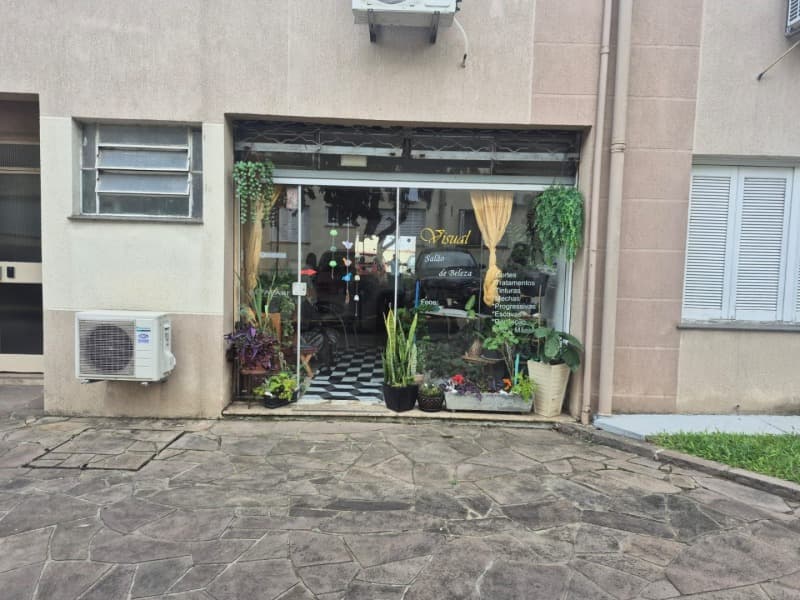 Foto 2 de 12: Comercial em leilão em Porto Alegre - RS, bairro Cristo Redentor — LOTE 001 LOJA PRÓXIMA AO HOSPITAL CONCEIÇÃO NO BAIRRO CRISTO REDENTOR