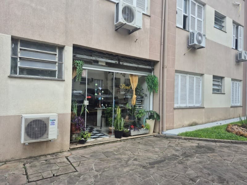 Foto 3 de 12: Comercial em leilão em Porto Alegre - RS, bairro Cristo Redentor — LOTE 001 LOJA PRÓXIMA AO HOSPITAL CONCEIÇÃO NO BAIRRO CRISTO REDENTOR