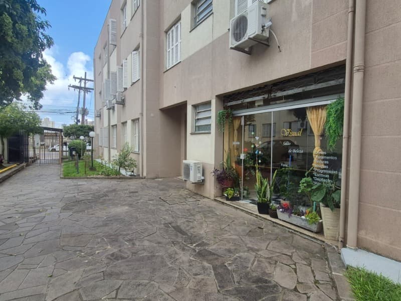 Foto 4 de 12: Comercial em leilão em Porto Alegre - RS, bairro Cristo Redentor — LOTE 001 LOJA PRÓXIMA AO HOSPITAL CONCEIÇÃO NO BAIRRO CRISTO REDENTOR