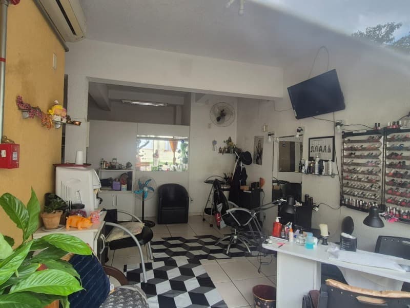 Foto 6 de 12: Comercial em leilão em Porto Alegre - RS, bairro Cristo Redentor — LOTE 001 LOJA PRÓXIMA AO HOSPITAL CONCEIÇÃO NO BAIRRO CRISTO REDENTOR