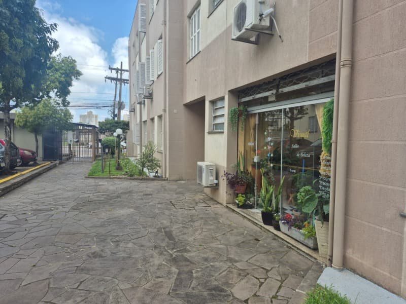 Foto 12 de 12: Comercial em leilão em Porto Alegre - RS, bairro Cristo Redentor — LOTE 001 LOJA PRÓXIMA AO HOSPITAL CONCEIÇÃO NO BAIRRO CRISTO REDENTOR