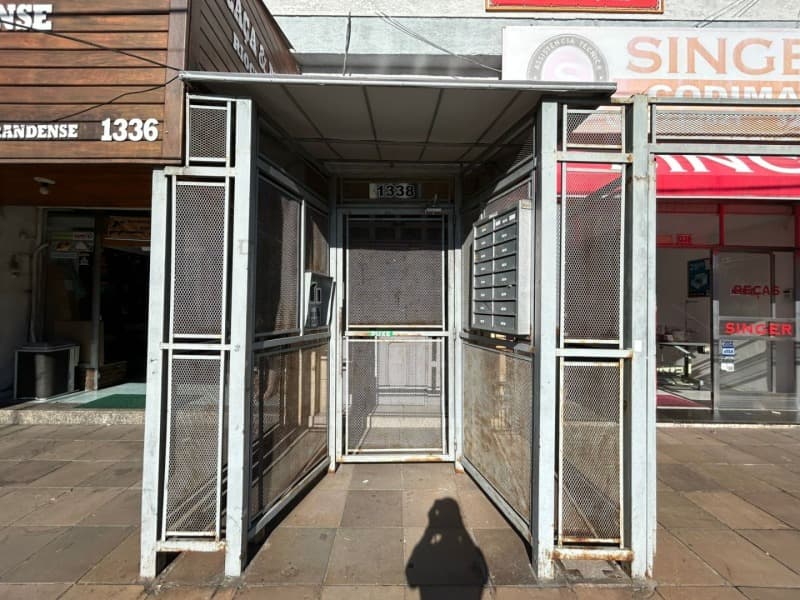 Foto 2 de 7: Apartamento em leilão em Porto Alegre - RS, bairro Azenha — LOTE 001 APARTAMENTO NO BAIRRO AZENHA