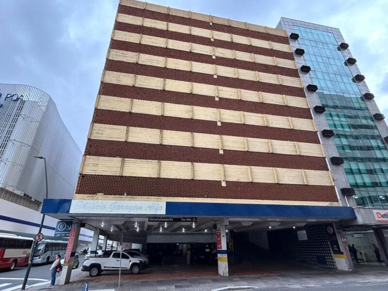 Foto 1 de 4: Vaga de Garagem em leilão em Porto Alegre - RS, bairro Centro — LOTE 001 BOX ESTACIONAMENTO NO CENTRO DE PORTO ALEGRE
