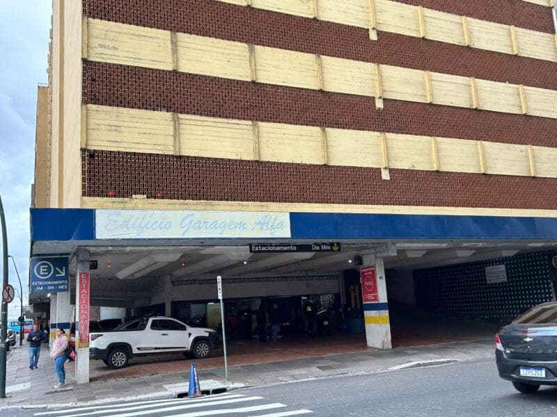 Foto 2 de 4: Vaga de Garagem em leilão em Porto Alegre - RS, bairro Centro — LOTE 001 BOX ESTACIONAMENTO NO CENTRO DE PORTO ALEGRE