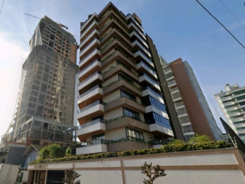 Foto 2 de 16: Apartamento em leilão em Blumenau - SC, bairro Ponta Aguda — LOTE 001 APARTAMENTO DUPLEX COBERTURA (DESOCUPADO) COM 514,69m2 E 4 VAGAS DE GARAGEM NO BAIRRO PONTA
