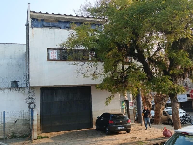 Foto 1 de 5: Comercial em leilão em Porto Alegre - RS, bairro Navegantes — LOTE 001 FRAÇÃO DE 50% DE PRÉDIO (DESOCUPADO) NO BAIRRO NAVEGANTES