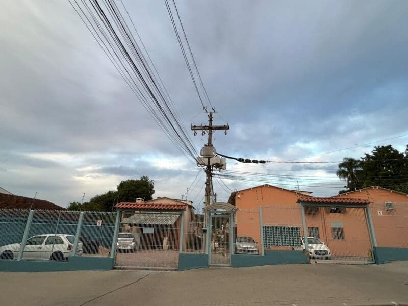 Foto 1 de 2: Casa em leilão em Porto Alegre - RS, bairro São José — LOTE 001 CASA EM CONDOMÍNIO NO BAIRRO SÃO JOSÉ