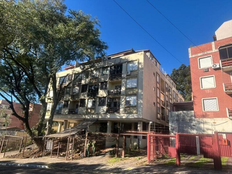 Foto 1 de 6: Apartamento em leilão em Porto Alegre - RS, bairro Medianeira — LOTE 001 APARTAMENTO NO BAIRRO MEDIANEIRA