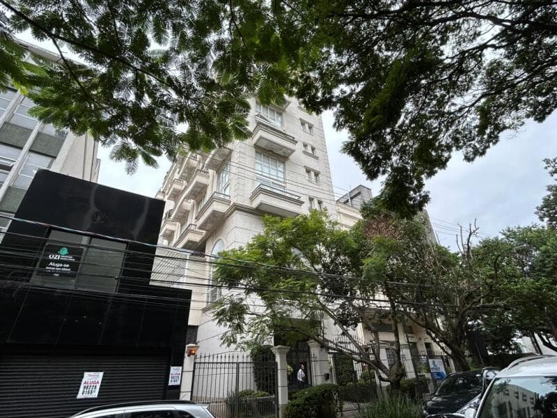 Foto 5 de 7: Apartamento em leilão em Porto Alegre - RS, bairro Moinhos de Vento — LOTE 001 APARTAMENTO DUPLEX COM 02 BOXES NO BAIRRO MOINHOS DE VENTO