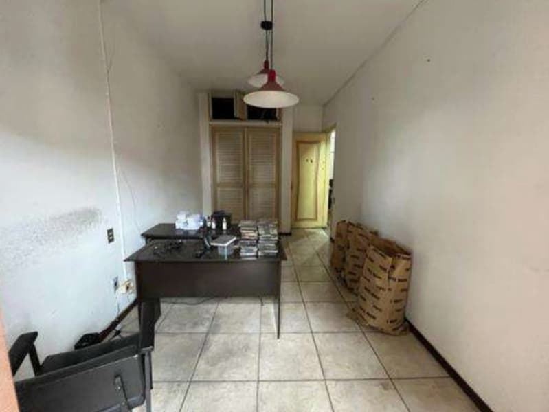 Foto 3 de 7: Terreno em leilão em Pelotas - RS, bairro Centro — LOTE 001 PRÉDIO DE ALVENARIA NO CENTRO DE PELOTAS/RS - JUSTIÇA DO TRABALHO
