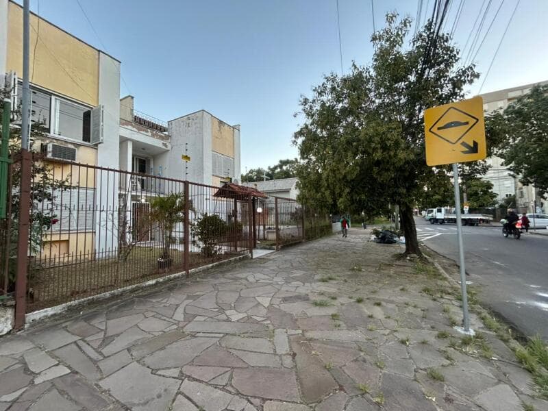 Foto 7 de 7: Apartamento em leilão em Porto Alegre - RS, bairro Tristeza — LOTE 001 APARTAMENTO (DESOCUPADO) NO BAIRRO TRISTEZA