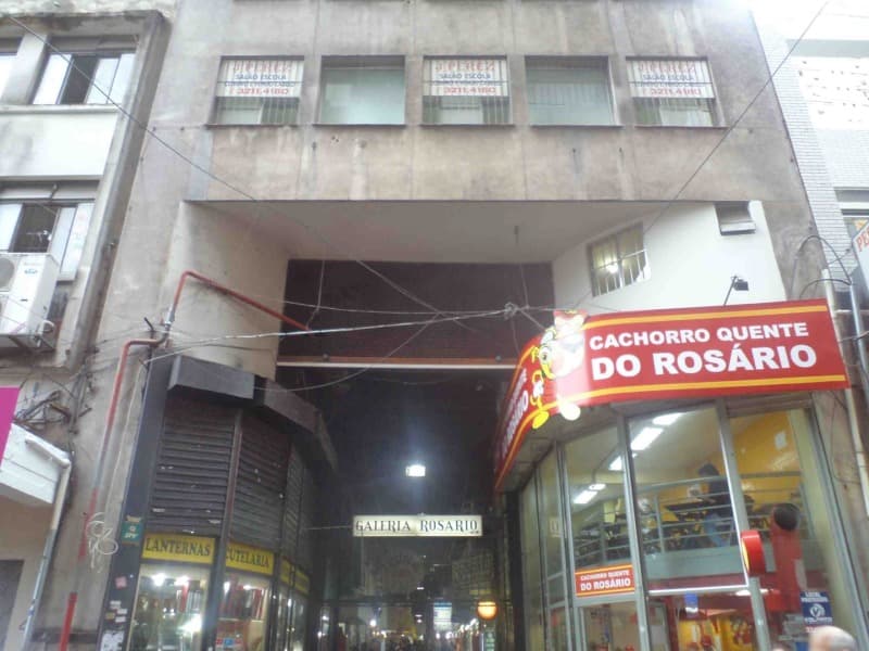Foto 1 de 4: Comercial em leilão em Porto Alegre - RS, bairro Centro — LOTE 001 SALA NA GALERIA DO ROSÁRIO NO BAIRRO CENTRO