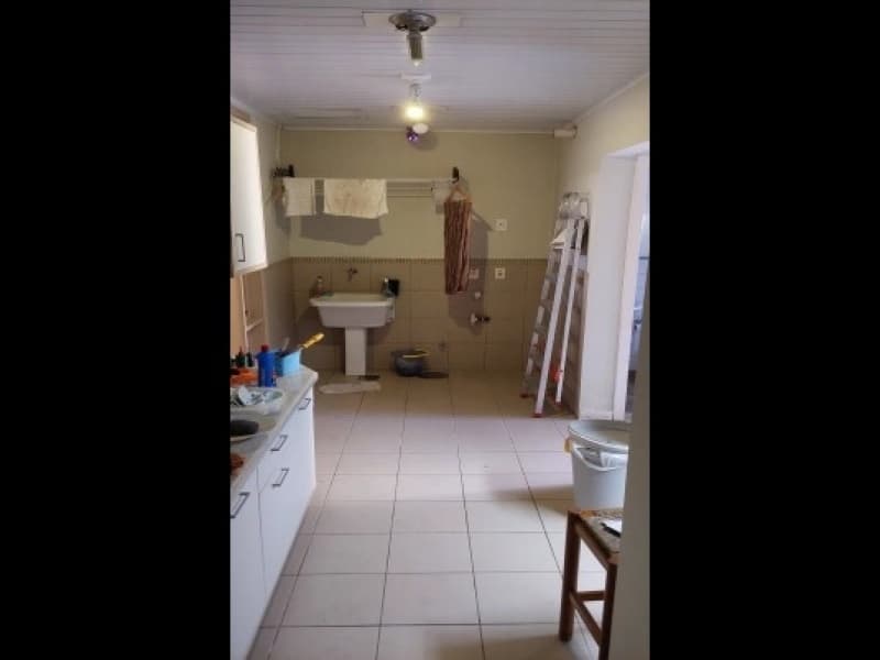 Foto 7 de 25: Casa em leilão em Porto Alegre - RS, bairro Teresópolis — LOTE 001 EXCELENTE CASA NO BAIRRO TERESÓPOLIS