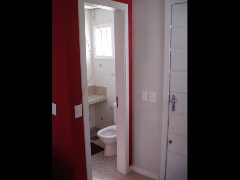 Foto 19 de 25: Casa em leilão em Porto Alegre - RS, bairro Teresópolis — LOTE 001 EXCELENTE CASA NO BAIRRO TERESÓPOLIS