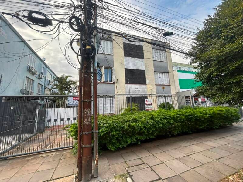 Foto 6 de 8: Apartamento em leilão em Porto Alegre - RS, bairro Menino Deus — LOTE 001 APARTAMENTO NO BAIRRO MENINO DEUS