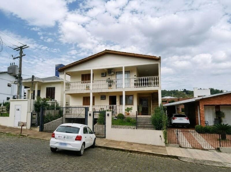 Foto 1 de 2: Terreno em leilão em Encantado - RS, bairro Planalto — LOTE 001 FRAÇÃO DE 1/3 DE CASA (NÃO AVERBADA) NO BAIRRO PLANALTO EM ENCANTADO/RS
