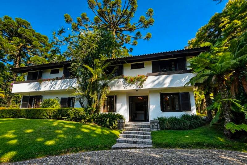 Foto 12 de 12: Casa em leilão em Canela - RS, bairro Vila Suzana — LOTE 001 CASA COM 799,36m2 DE ÁREA CONSTRUÍDA E OUTRAS BENFEITORIAS EM TERRENO DE 8.793,21m2 EM CANE