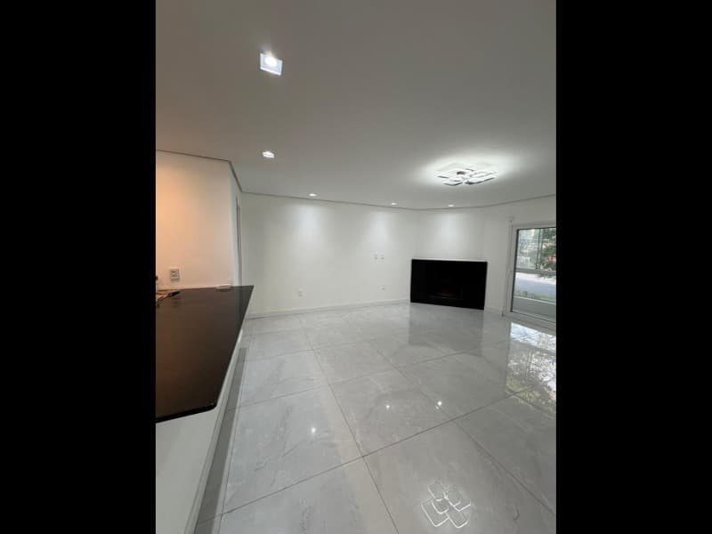 Foto 3 de 26: Casa em leilão em Porto Alegre - RS, bairro Cristal — LOTE 001 CASA (DESOCUPADA) NA AVENIDA PINHEIRO BORDA (PRÓXIMA AO PONTAL SHOPPING)