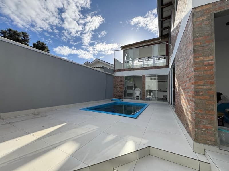 Foto 11 de 26: Casa em leilão em Porto Alegre - RS, bairro Cristal — LOTE 001 CASA (DESOCUPADA) NA AVENIDA PINHEIRO BORDA (PRÓXIMA AO PONTAL SHOPPING)