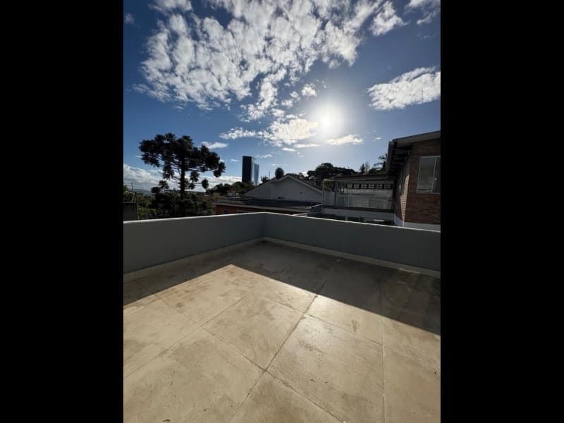 Foto 16 de 26: Casa em leilão em Porto Alegre - RS, bairro Cristal — LOTE 001 CASA (DESOCUPADA) NA AVENIDA PINHEIRO BORDA (PRÓXIMA AO PONTAL SHOPPING)