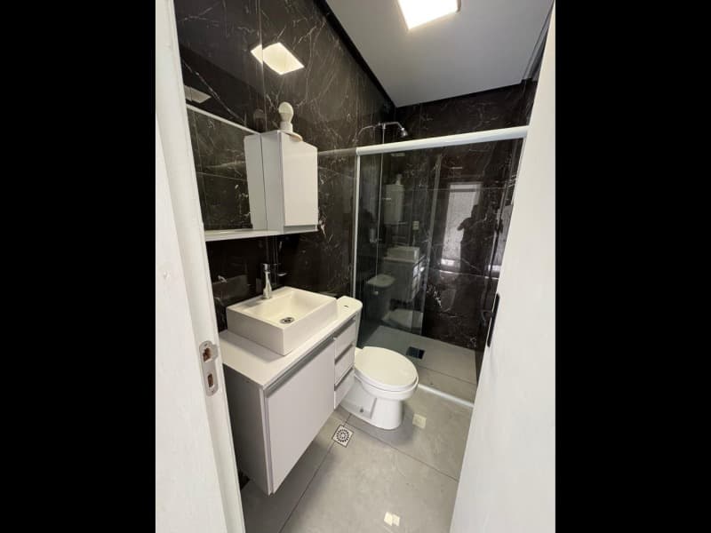 Foto 17 de 26: Casa em leilão em Porto Alegre - RS, bairro Cristal — LOTE 001 CASA (DESOCUPADA) NA AVENIDA PINHEIRO BORDA (PRÓXIMA AO PONTAL SHOPPING)