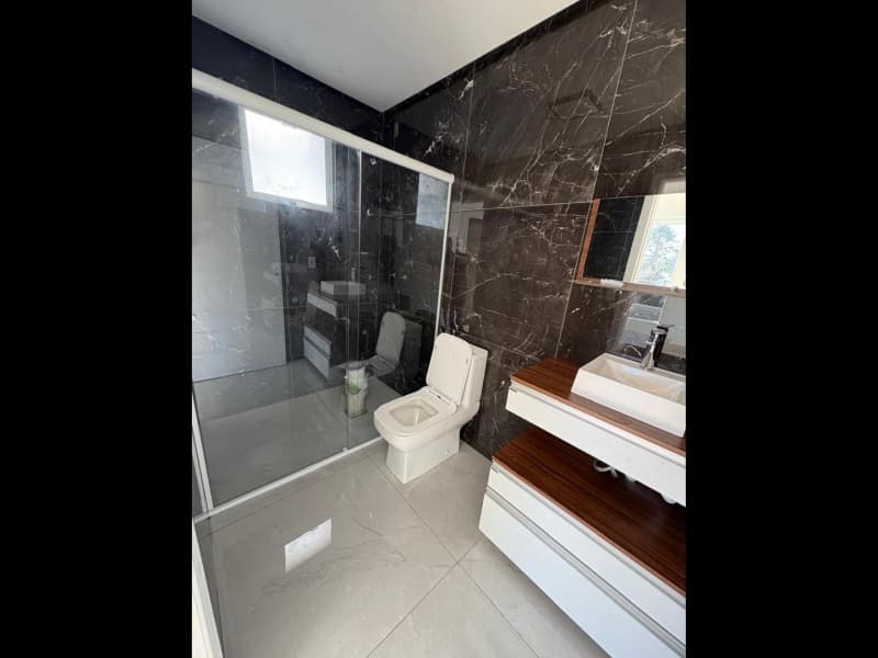 Foto 18 de 26: Casa em leilão em Porto Alegre - RS, bairro Cristal — LOTE 001 CASA (DESOCUPADA) NA AVENIDA PINHEIRO BORDA (PRÓXIMA AO PONTAL SHOPPING)