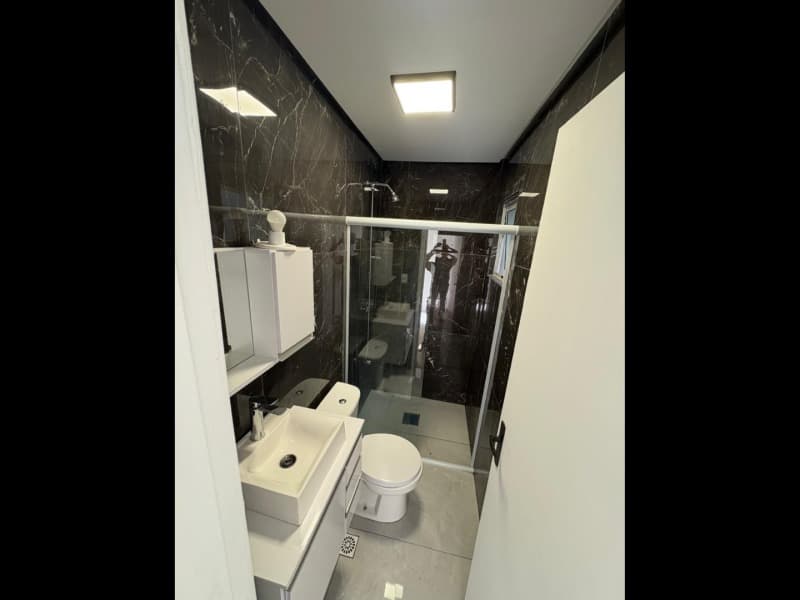 Foto 21 de 26: Casa em leilão em Porto Alegre - RS, bairro Cristal — LOTE 001 CASA (DESOCUPADA) NA AVENIDA PINHEIRO BORDA (PRÓXIMA AO PONTAL SHOPPING)