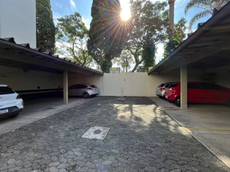 Foto 2 de 3: Vaga de Garagem em leilão em Porto Alegre - RS, bairro Cavalhada — LOTE 001 ESTACIONAMENTO COBERTO NO BAIRRO CAVALHADA