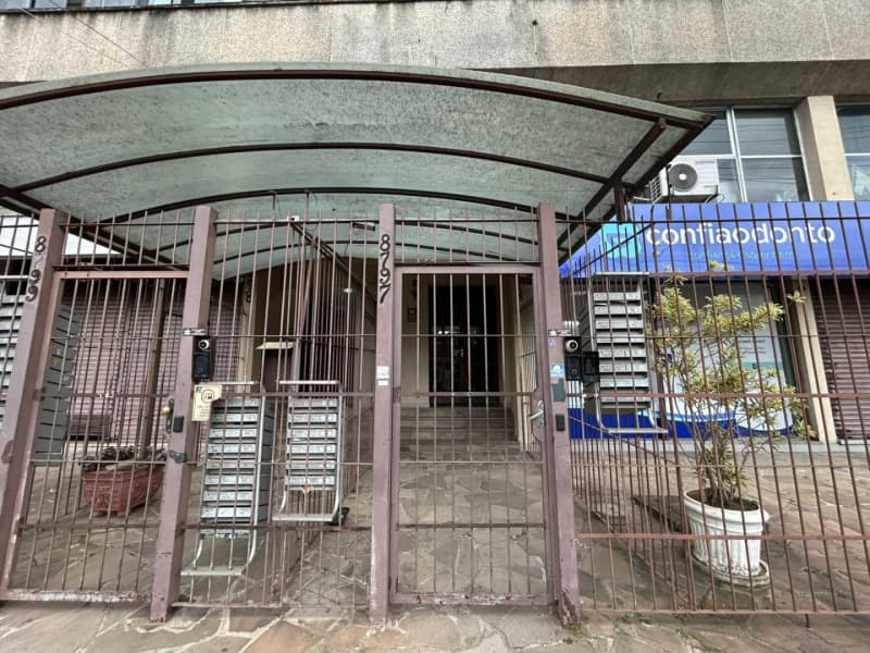 Foto 1 de 7: Comercial em leilão em Porto Alegre - RS, bairro Partenon — LOTE 001 SALA (DESOCUPADA) NA AVENIDA IPIRANGA NO BAIRRO PARTENON