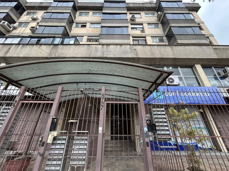 Foto 4 de 7: Comercial em leilão em Porto Alegre - RS, bairro Partenon — LOTE 001 SALA (DESOCUPADA) NA AVENIDA IPIRANGA NO BAIRRO PARTENON